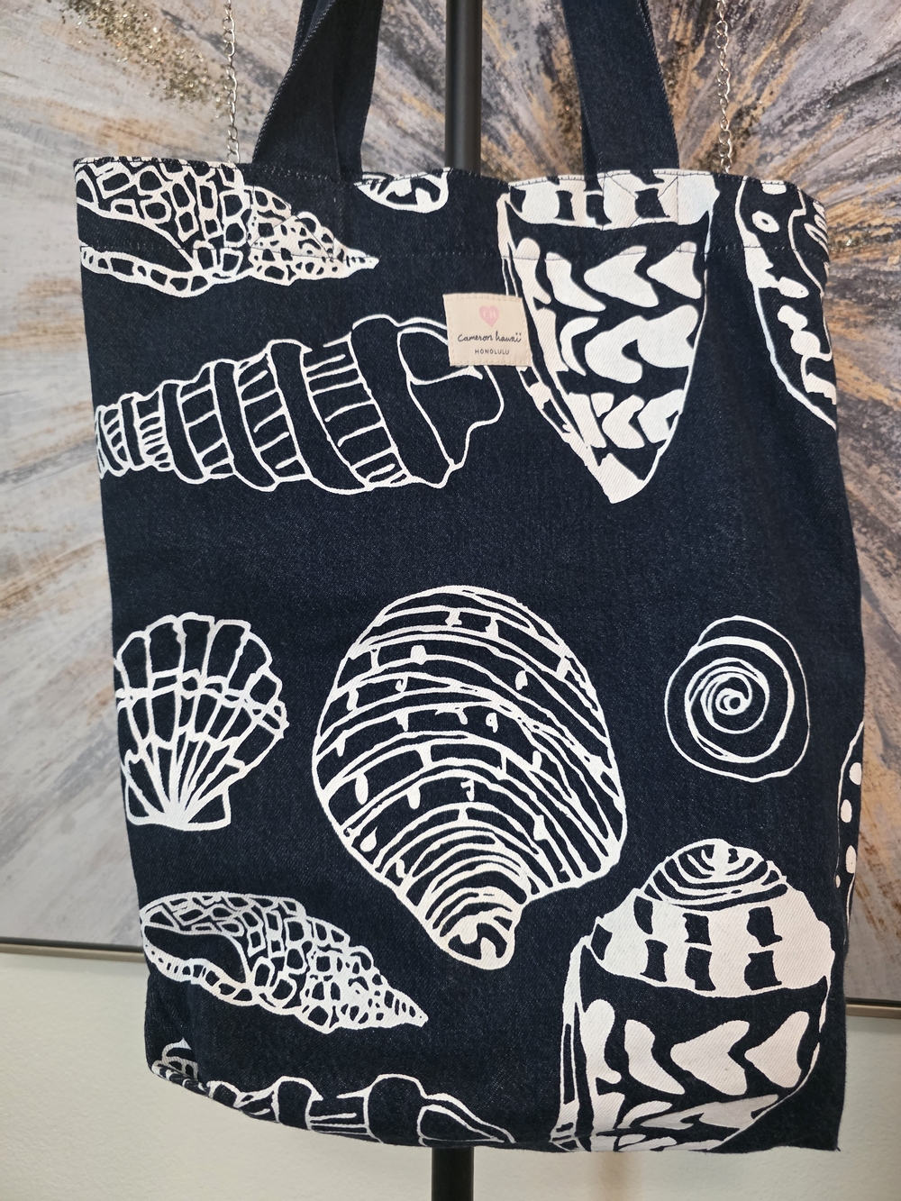 CAMERON HAWAII HONOLULU Navy and White Shell Tote Bag